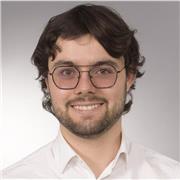 Issu d'une famille d'origine espagnole, je suis bilingue. Mon niveau est certifié C1 par le diplôme d'Etat SIELE